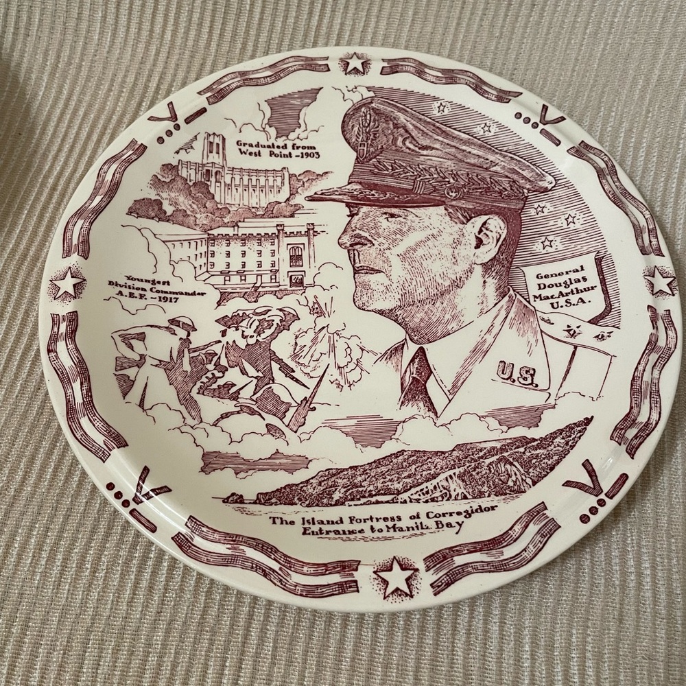 General Douglas MacArthur Commemorative Plate